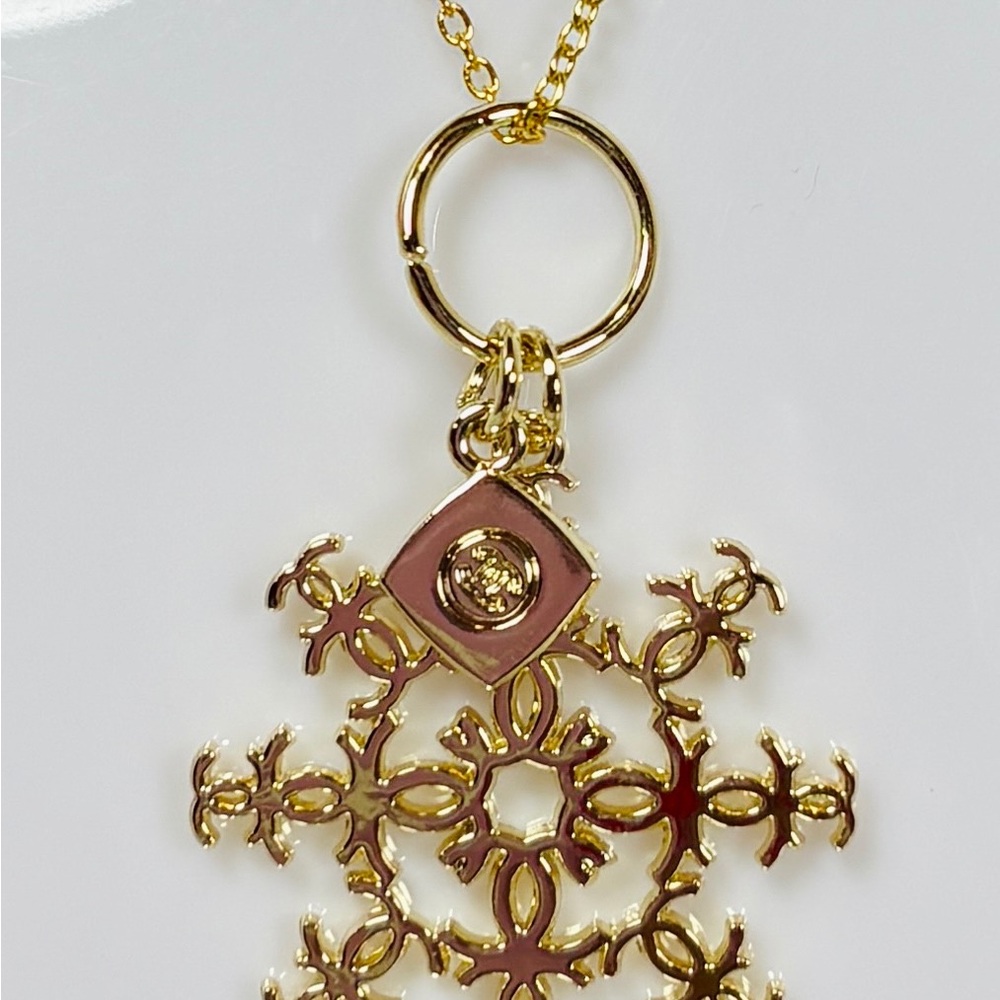 A-1DC-37: CHANEL Limited Edition Snowflake Charm Pendant on Golden Chain, NWOT - Picture 6 of 6